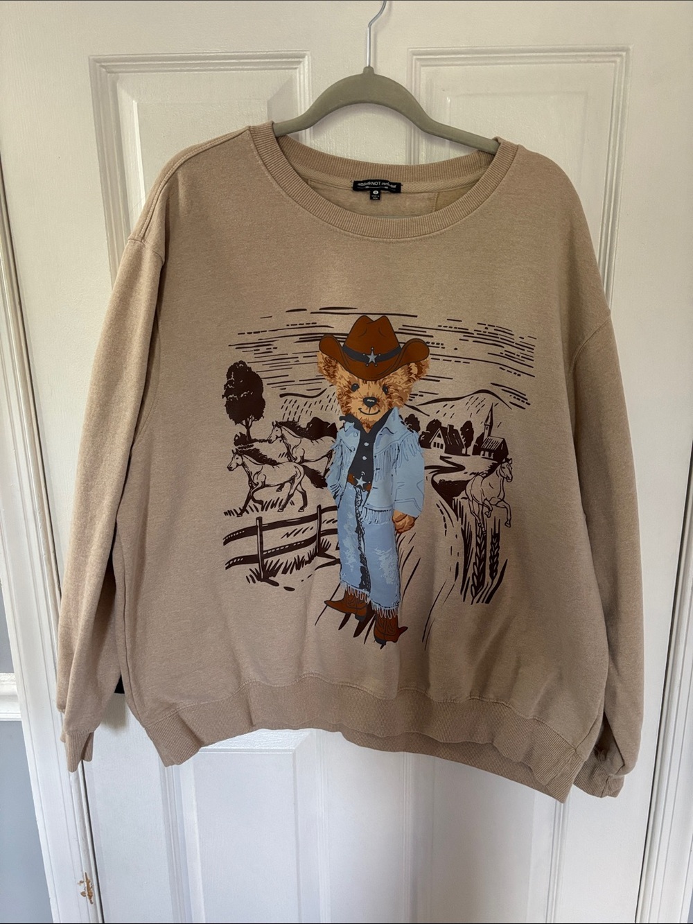 Women's Beige Graphic Sweatshirt with Cowboy Bear Print